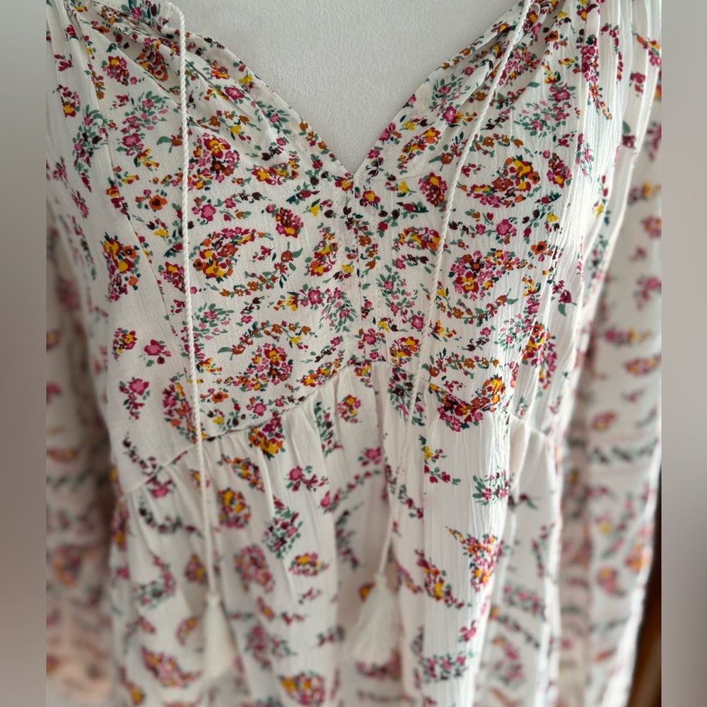 Old Navy Floral Blouse - Picture 4 of 5